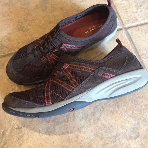 Easy Spirit Explore 24 - Size 7W - Picture 2 of 4