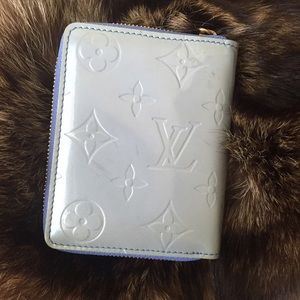 Authentic Louis Vuitton Zippy Wallet