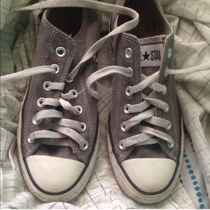 Grey converses
