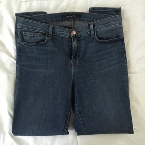 835 Photo Ready J Brand Capri Pants