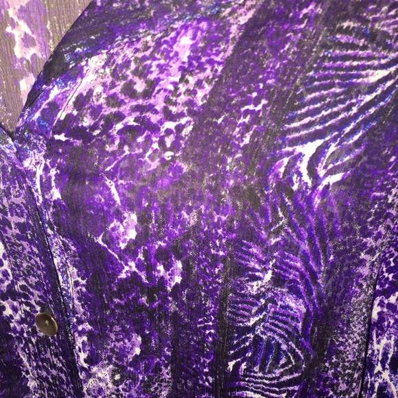 BUTTON DOWN - Picture 3 of 3