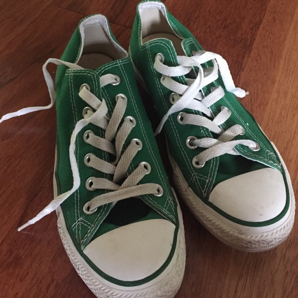 green converse!!