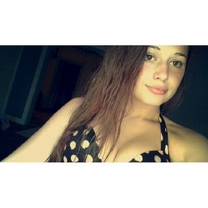 Meet your Posher, Cassandra