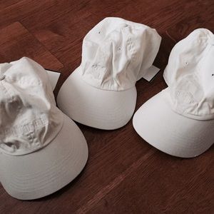 BRANDY MELVILLE WHITE BASEBALL CAPS