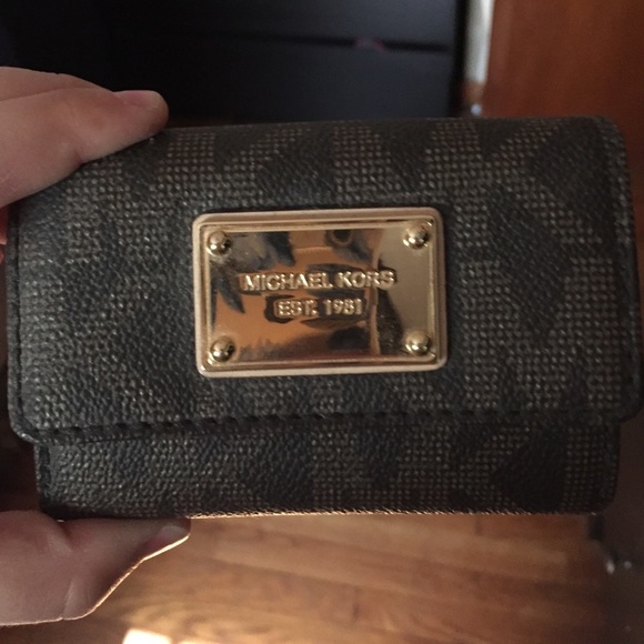Michael kors wallet