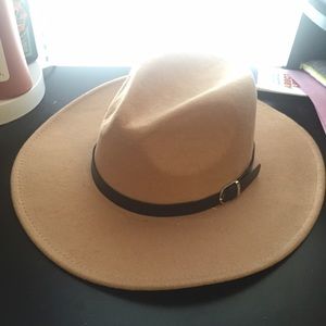 BRANDY MELVILLE BROWN FLOPPY HAT