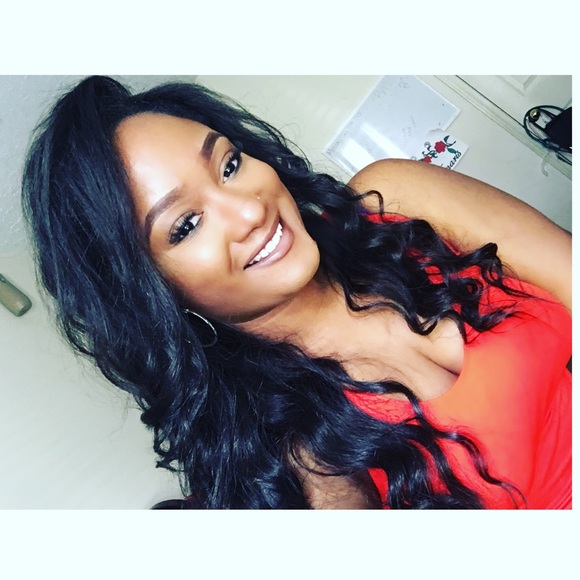 Meet your Posher, Amaris