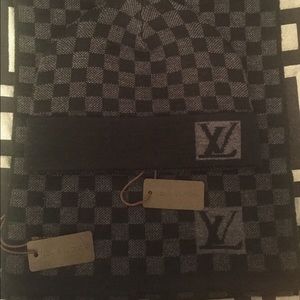 Louis Vuitton beanie & scarf set 100% authentic