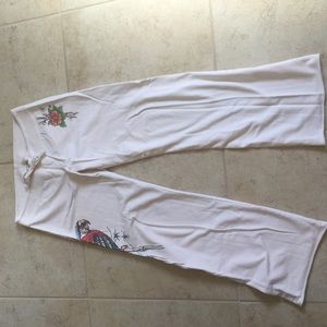 Lucky brand sweat pants. Cream with parrot. Small