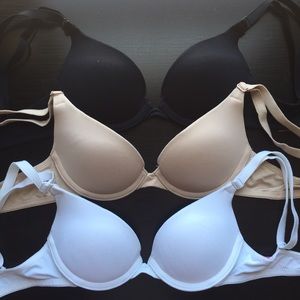 ❌SOLD❌ Set of 3 Victoria's Secret Bras