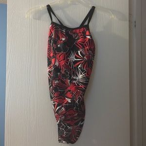 100% polyester 1 piece swim suit size 30 EUC