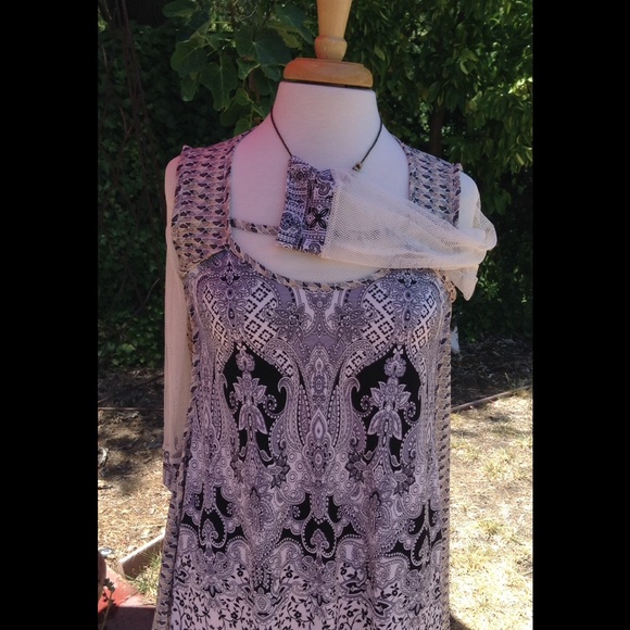 Designer Top - Picture 3 of 4