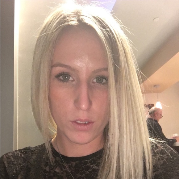 Meet your Posher, Courtney - Picture 5 of 5