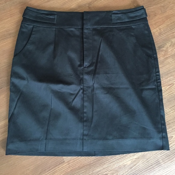 NWT black Banana Republic pencil skirt