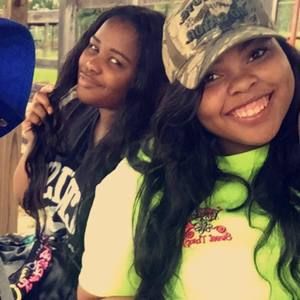 Meet your Posher, Maya