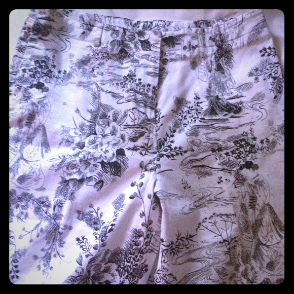 Spenser Jeremy Petites Pants - EUC stunning b&w Japanese Etoile print capris 8P