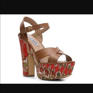 Steve Madden platform sandals