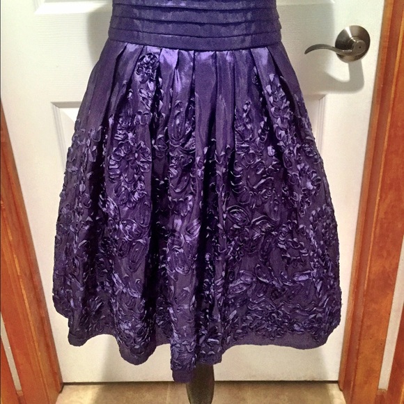 Formal Dress - Picture 3 of 4