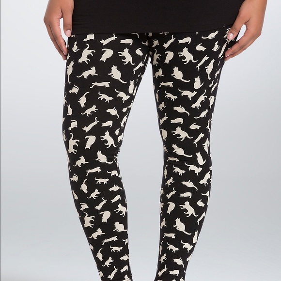 torrid Pants - NWT torrid size 4 cat print leggings