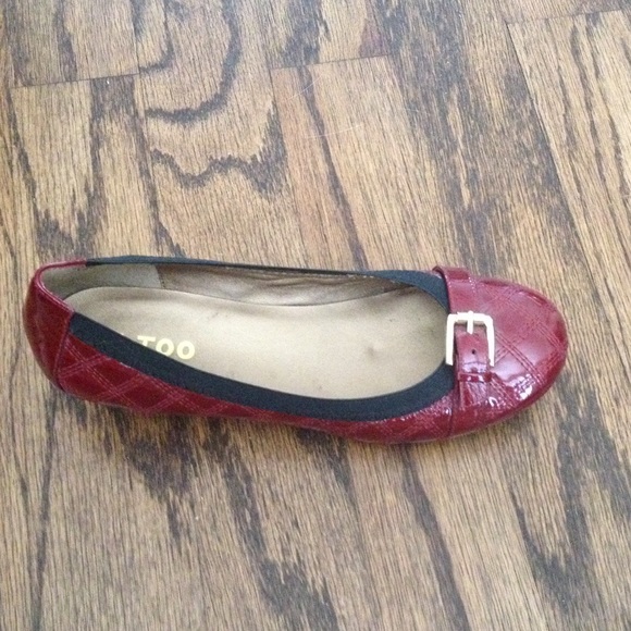 Red size 8 Me Too shoes