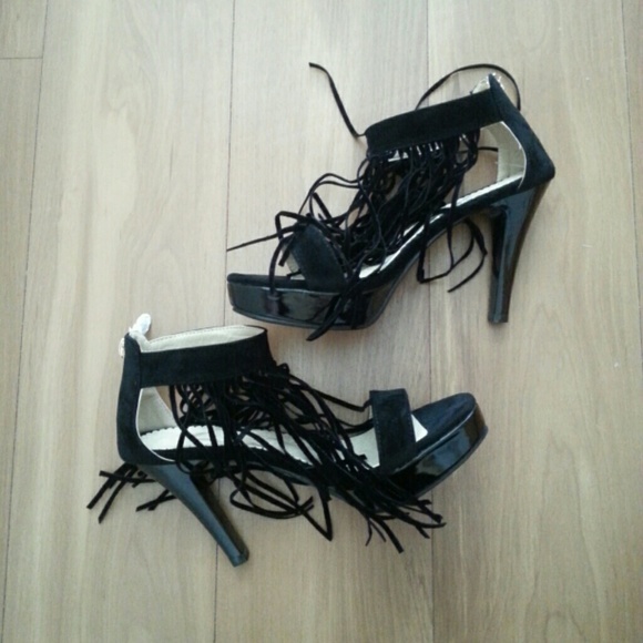 Tassel Heels - Picture 2 of 3