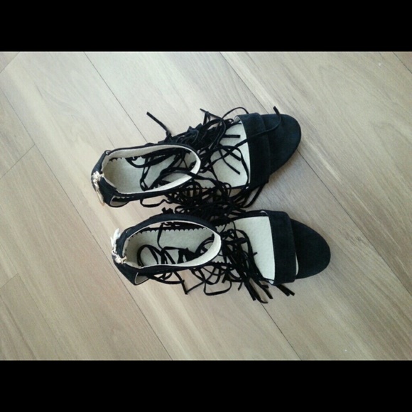 Tassel Heels - Picture 3 of 3