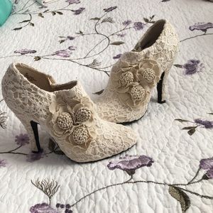Dolce by Mojo Moxy heels
