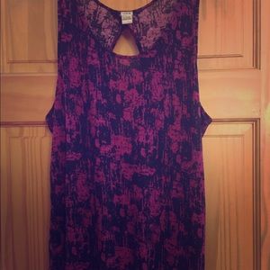 H&M magenta and black printed top