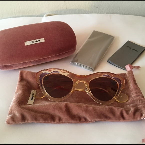 NEW Miu Miu Cat Eye Yellow Sunglasses W/ Case - Picture 2 of 4