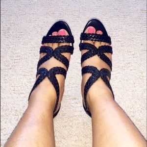 Cute and Comfy ⚫️ Black naturalizer Sandals