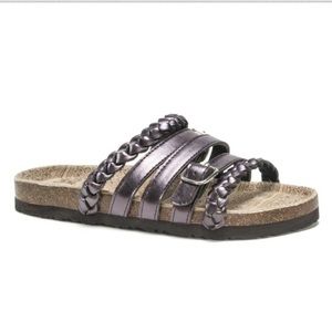 Muk Luk Terri Purple Sandles