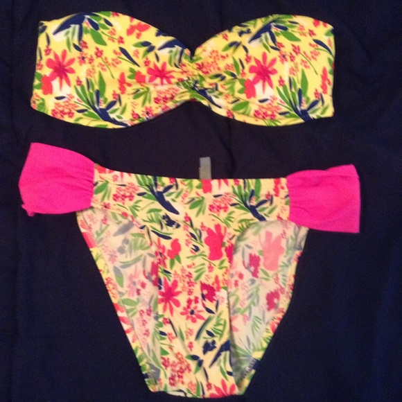 Victoria's Secret Other - VS Floral Bikini 👙