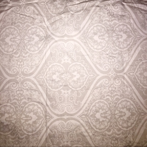 *COLLEGE STUDENTS* KATE SPADE REVERSIBLE COMFORTER