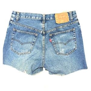 LEVIS HIGH WAISTED SHORTS