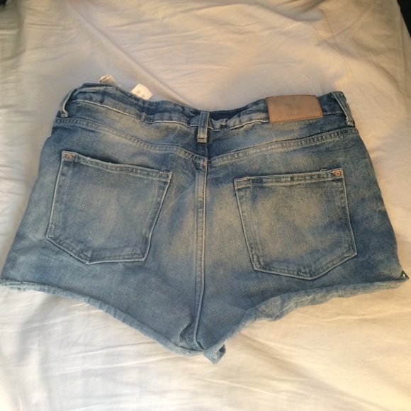 Zara Denim Shorts - Picture 2 of 2