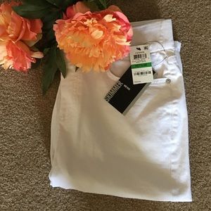 STYLE & Co. DEMIN STRETCH CAPRIS.