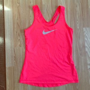 Nike pro dri fit tank (M)