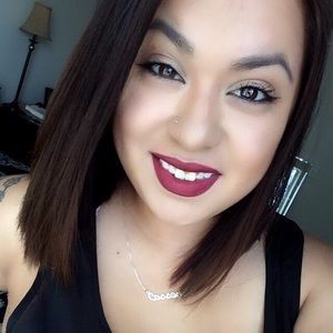 Meet your Posher, Vanessa