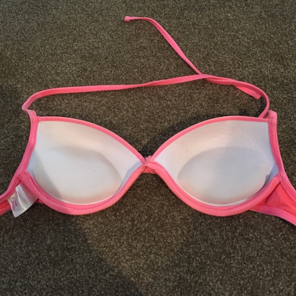 Pink Bikini - Picture 2 of 4