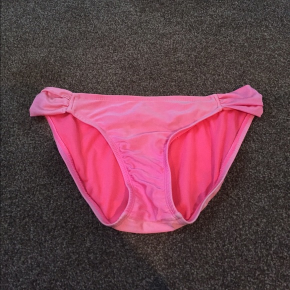 Pink Bikini - Picture 4 of 4