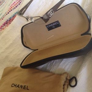 Final price! Guaranteed authentic Chanel reading