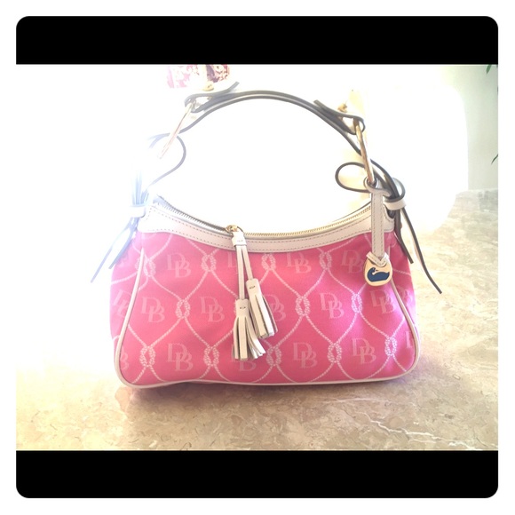 Small Dooney & Bourke purse
