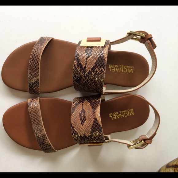 Final reduction 🌶🍉Michael Kors sandal🌶🍉 - Picture 2 of 4