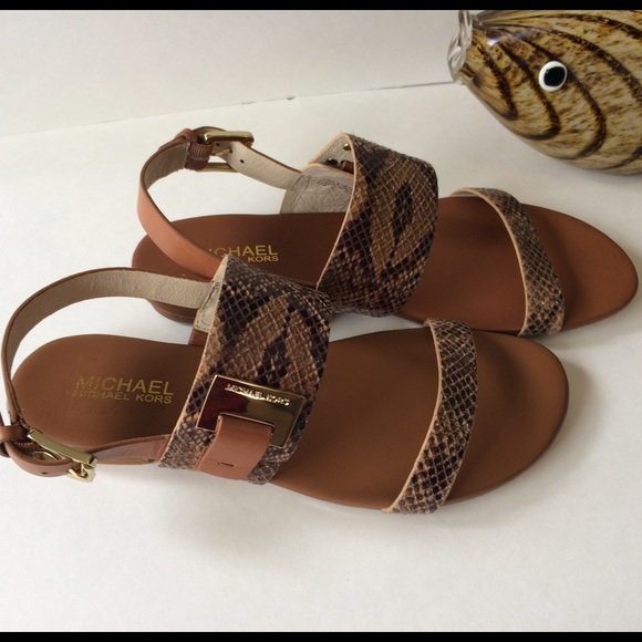 Final reduction 🌶🍉Michael Kors sandal🌶🍉 - Picture 4 of 4