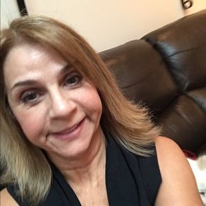 Meet your Posher, Gloria