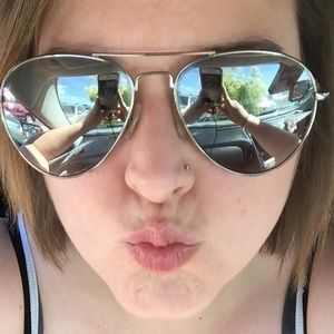 Meet your Posher, Amanda