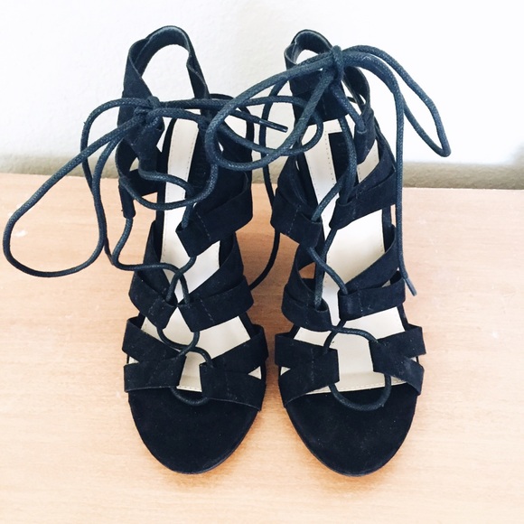 TRENDY LACE UP WEDGES