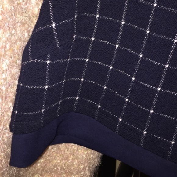 Urban Outfitters grid pattern crop top - Picture 2 of 2