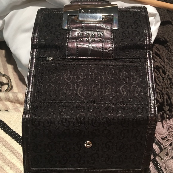 Guess wallet - Picture 3 of 4