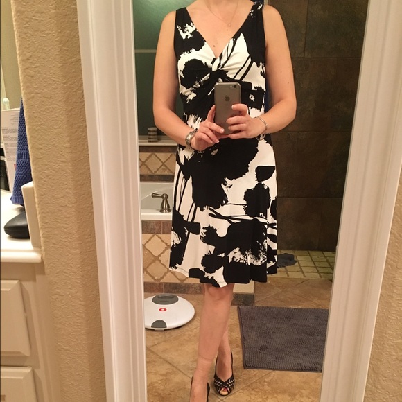 Lucy and Laurel dress - Picture 4 of 4